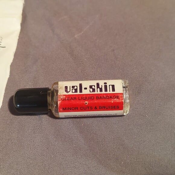 Vintage Bowling Thumb and Finger Release Powder - Liquid Bandage Bottle - Picture 8 of 9